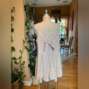 Seersucker romper / beige & marshmallow